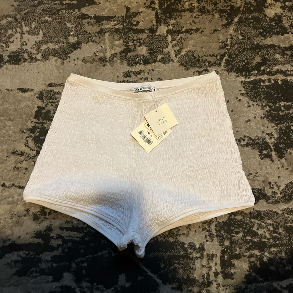 Zara Textured shorts